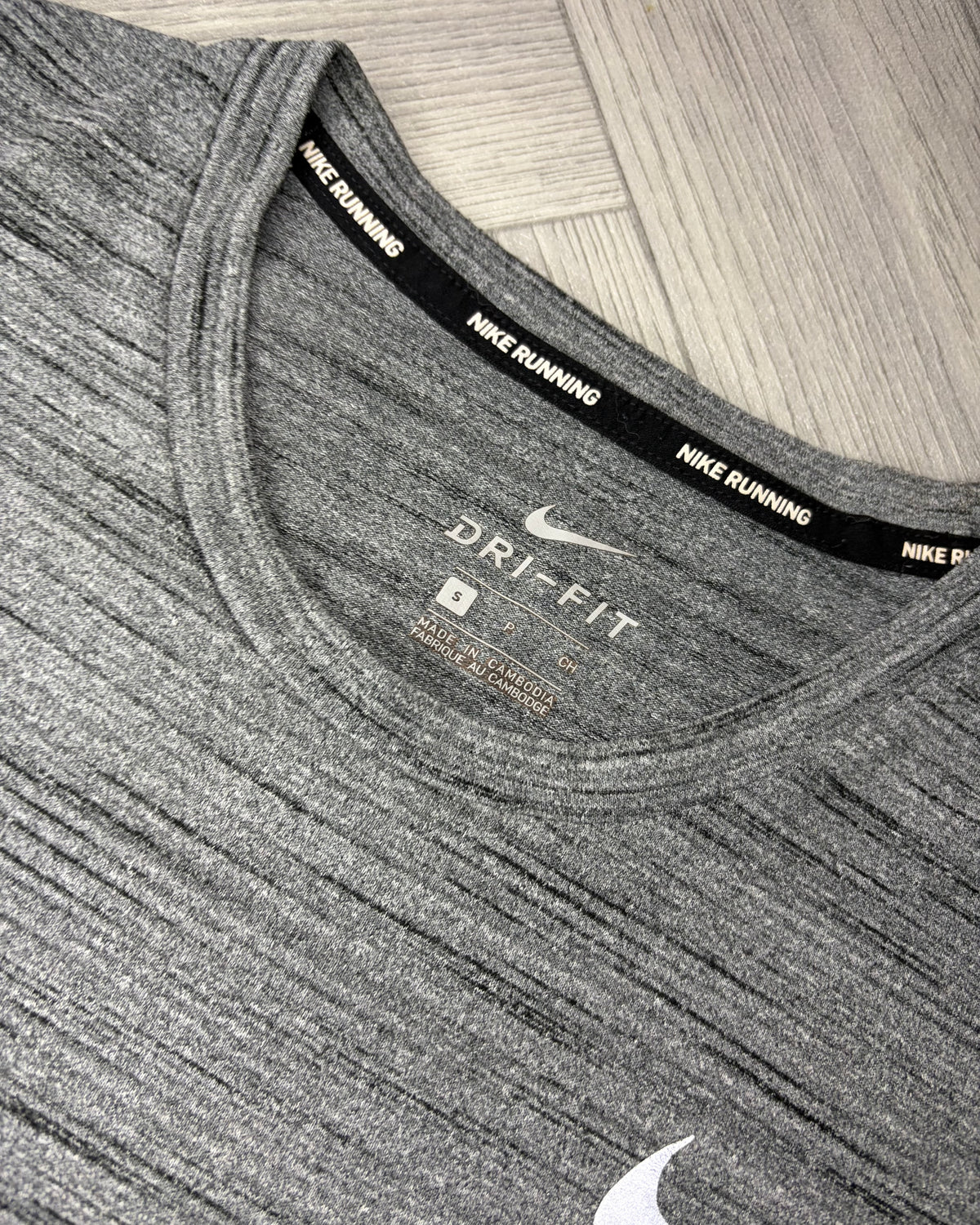 Nike Dri-Fit Essential Miler Tshirt (S)