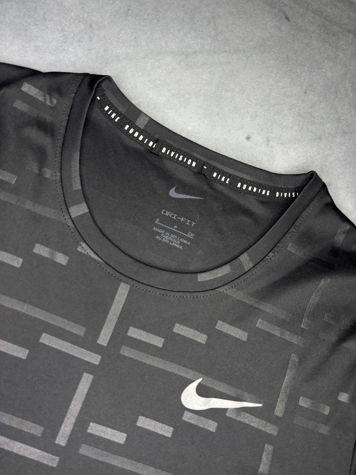 Nike Dri-Fit Run Division Miler Tshirt (S)