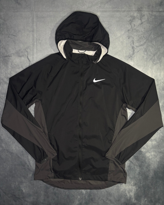 Nike Shield Lightweight Jacket (S)