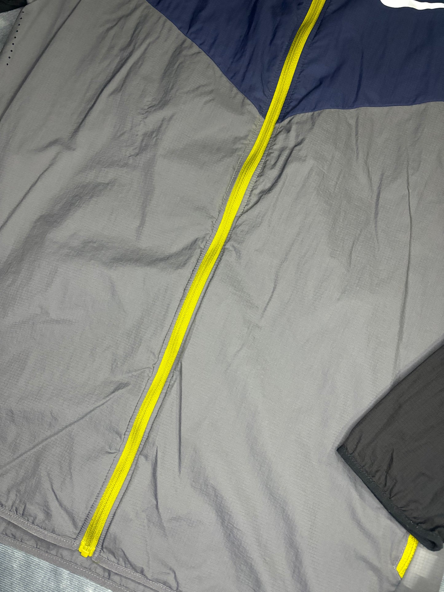 Nike Impossibly Light Windrunner (M)