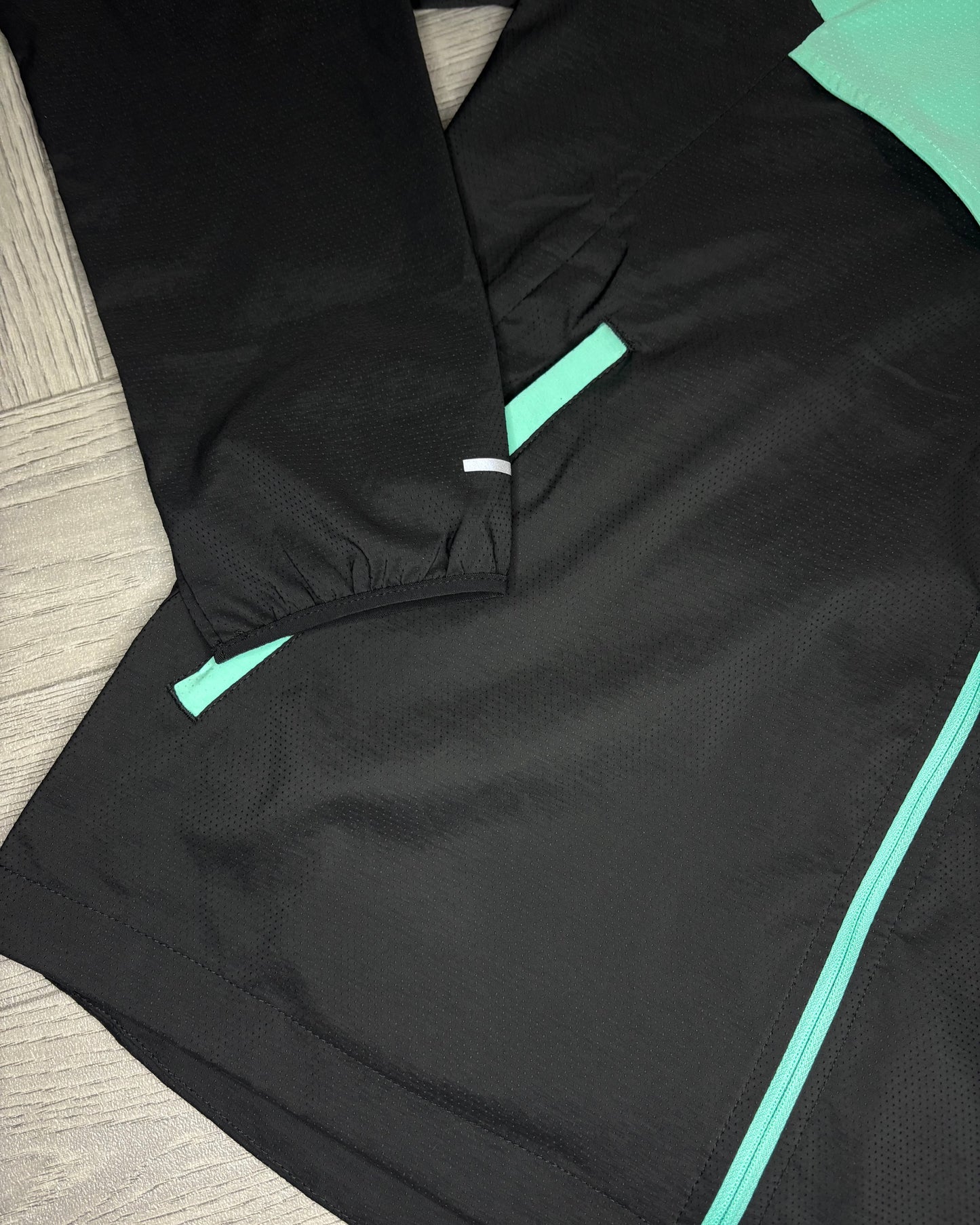 Nike WindRunner Jacket - Hyper Turquoise (S)