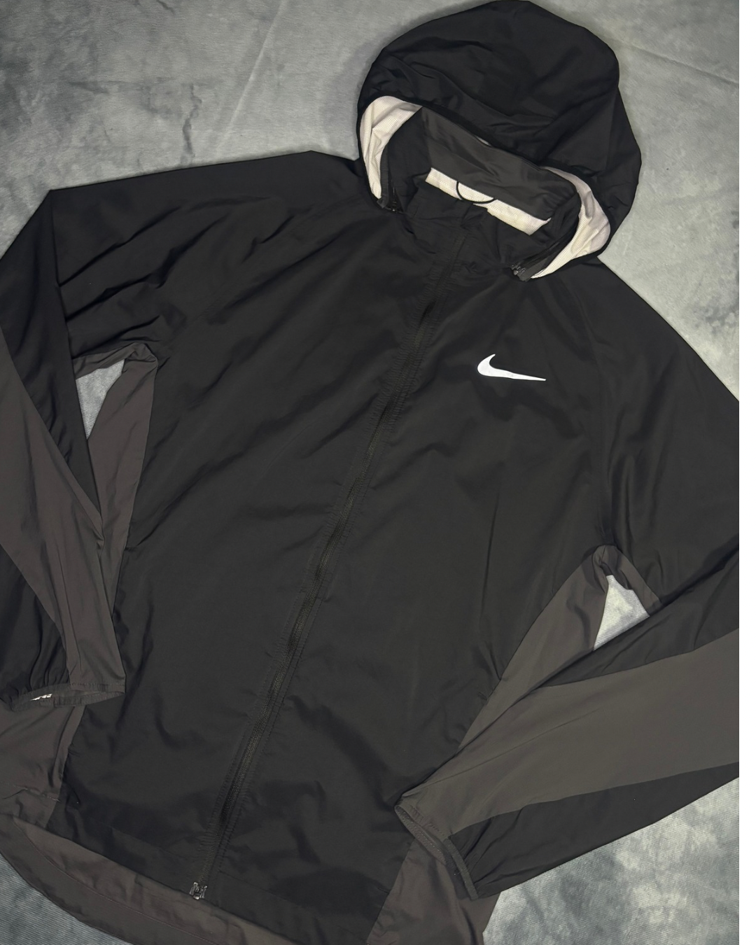 Nike Shield Lightweight Jacket (S)