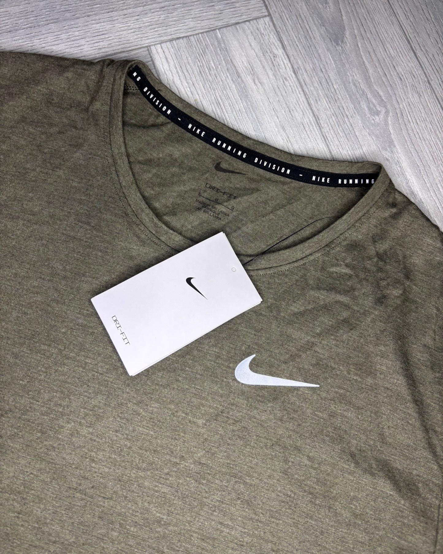 Nike Run Division Tshirt (L)