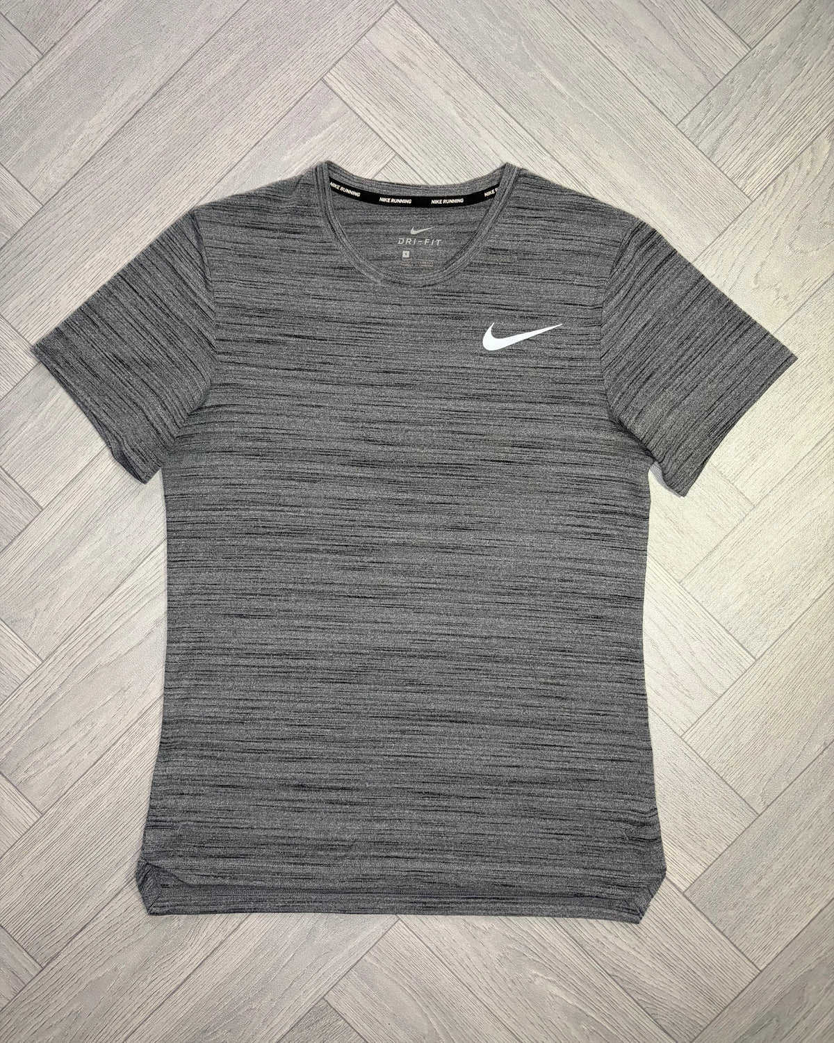 Nike Dri-Fit Essential Miler Tshirt (S)