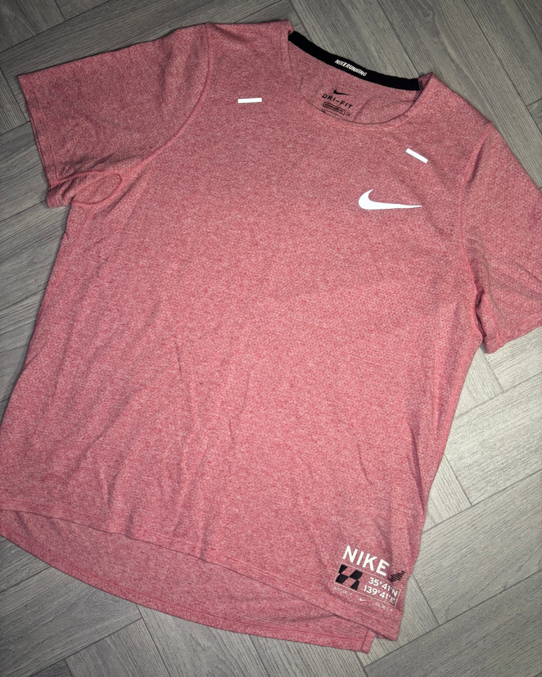 Nike Rise 365 Future Fast Tshirt (M)