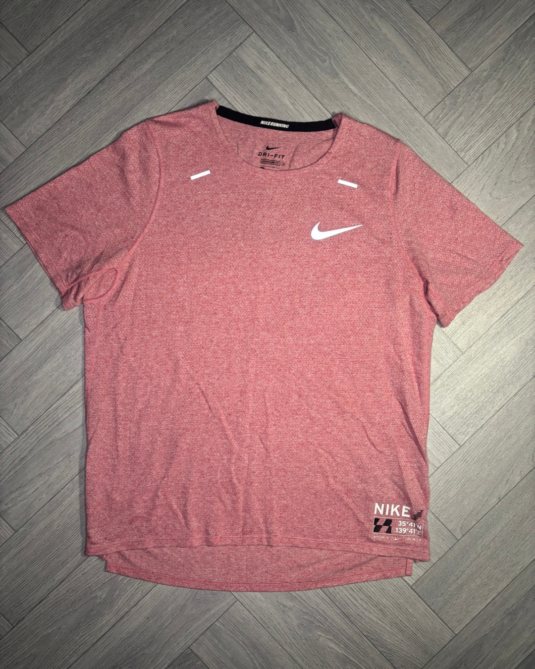 Nike Rise 365 Future Fast Tshirt (M)