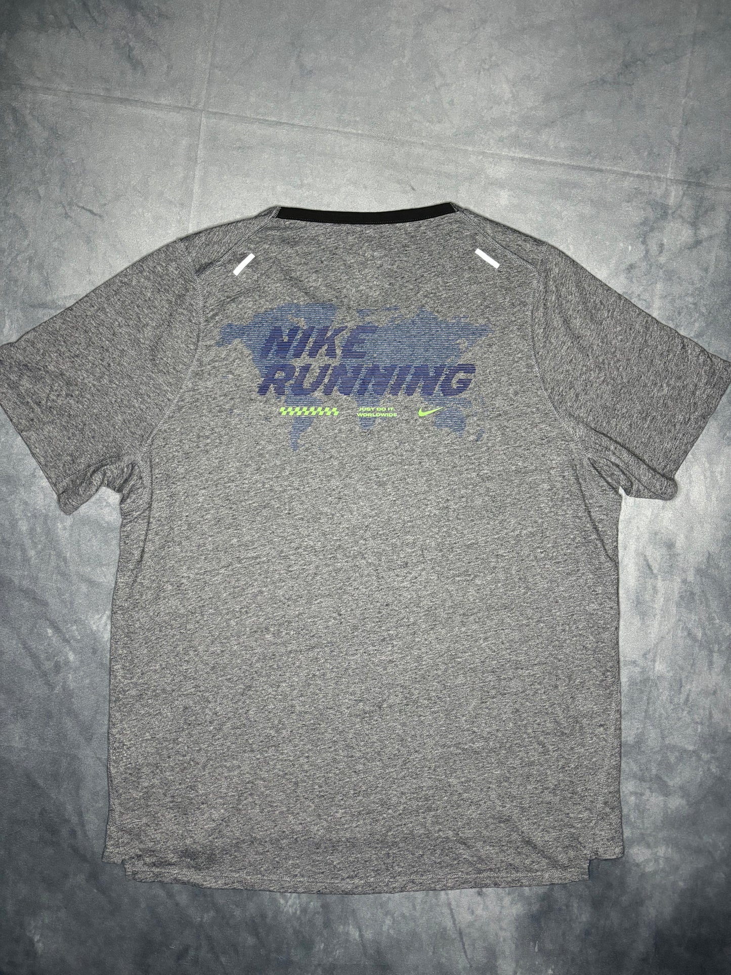 Nike Dri-Fit Rise 365 Future Fast Tshirt (L)