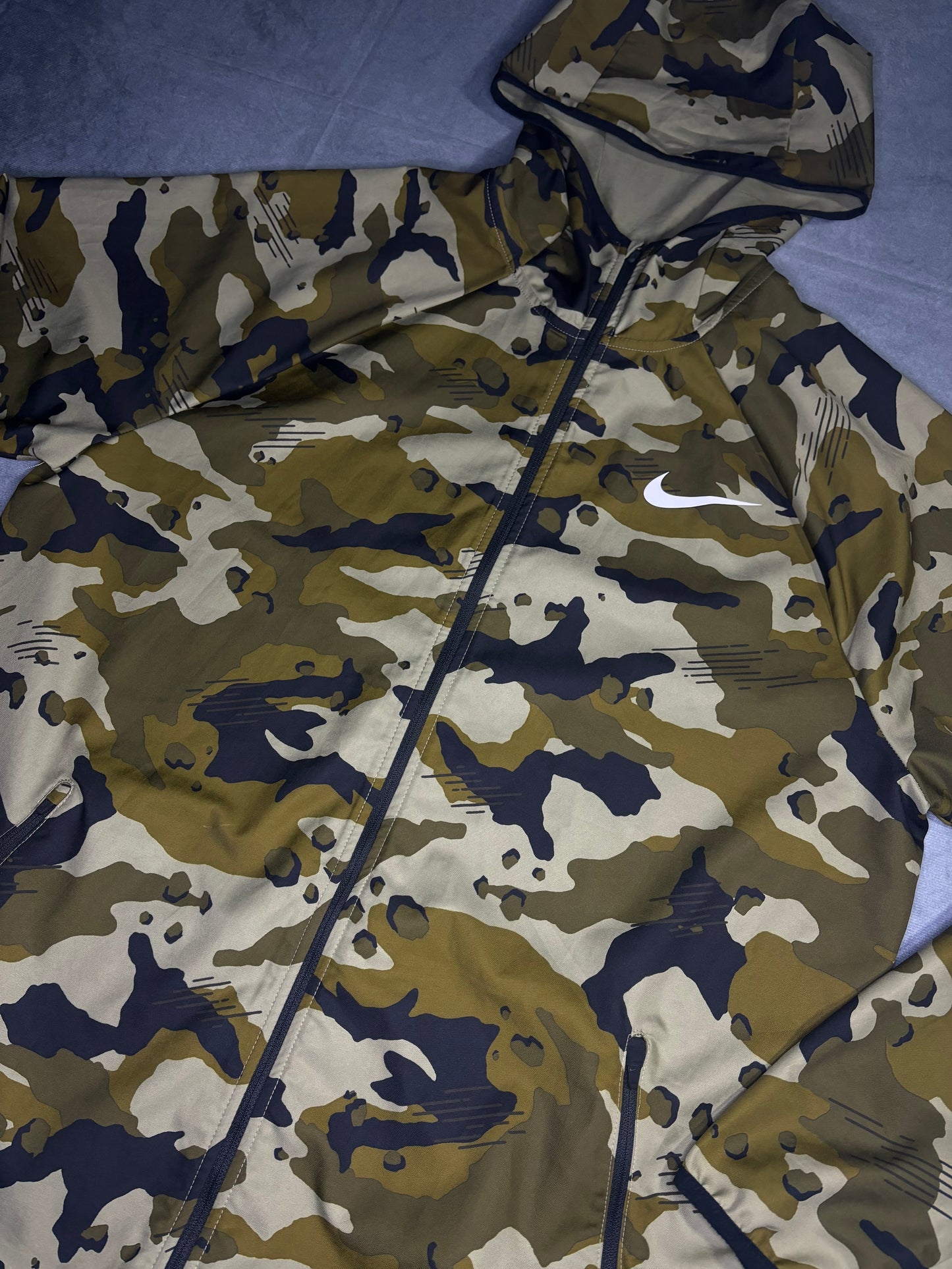 Nike Dri-Fit Camo Woven Training Jacket (L)
