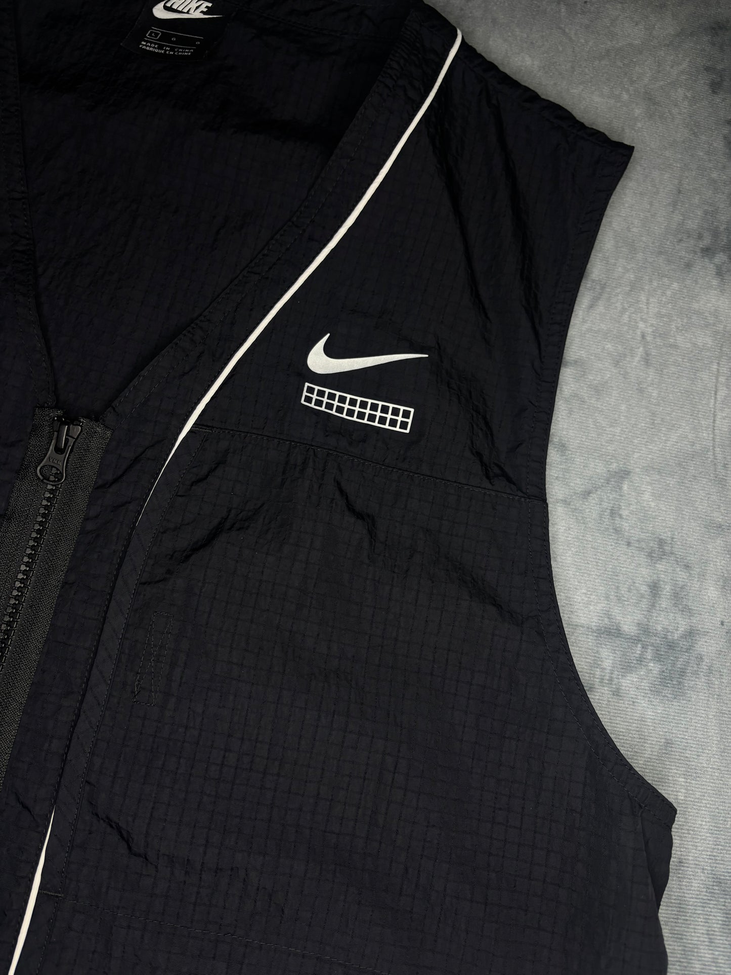 Nike Sportswear DNA Woven Vest (L)