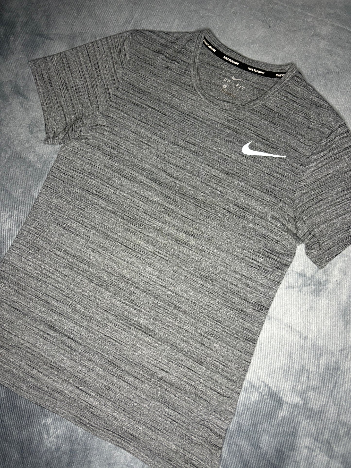 Nike Dri-Fit Essential Miler Tshirt (S)