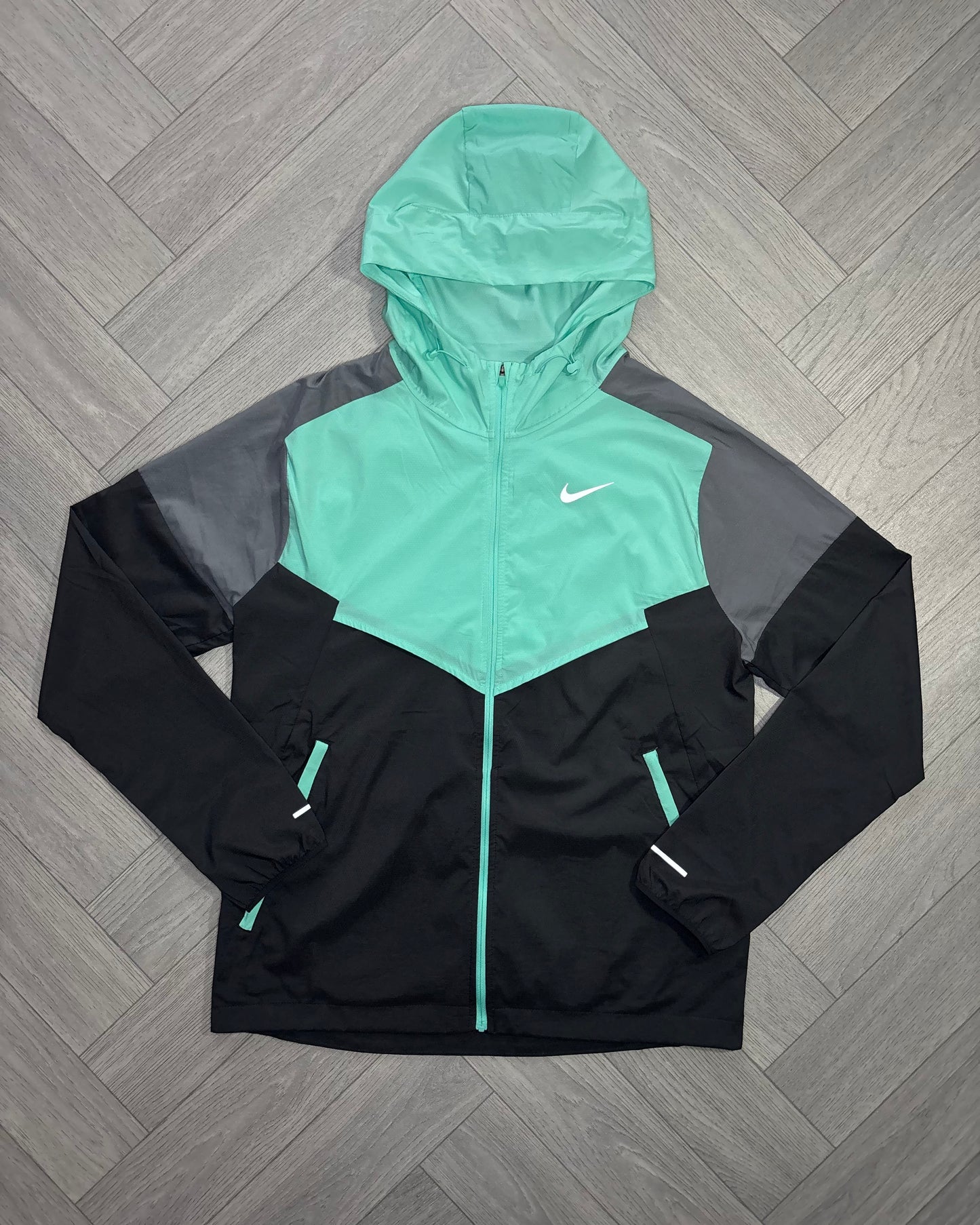 Nike WindRunner Jacket - Hyper Turquoise (S)