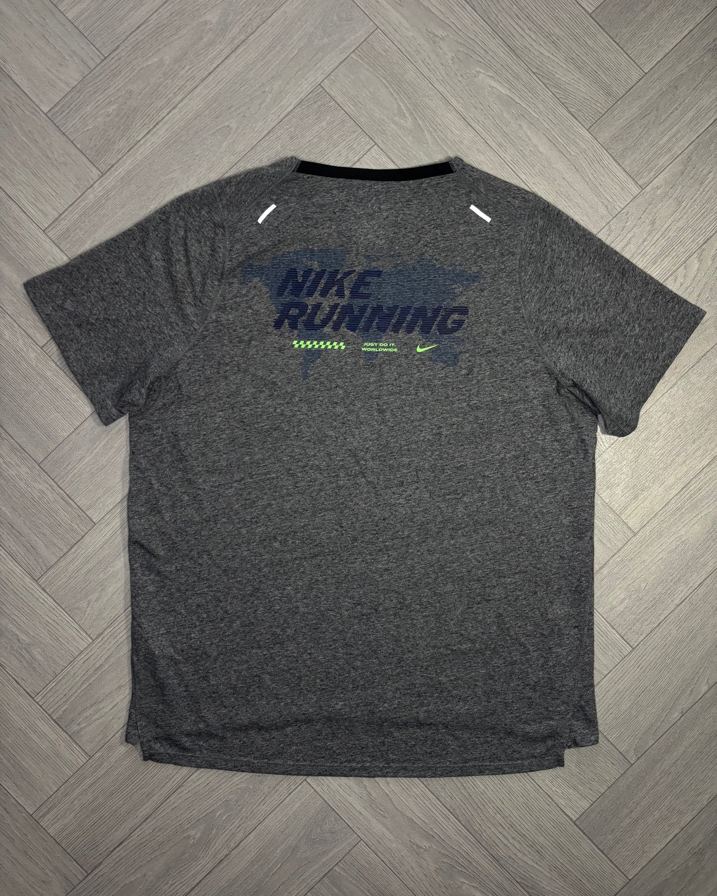 Nike Rise 365 Future Fast Tshirt (L)