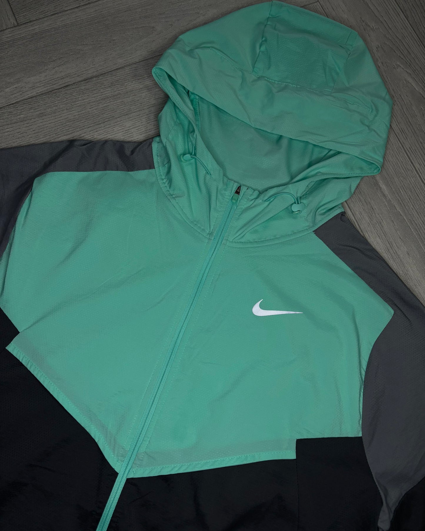 Nike WindRunner Jacket - Hyper Turquoise (S)