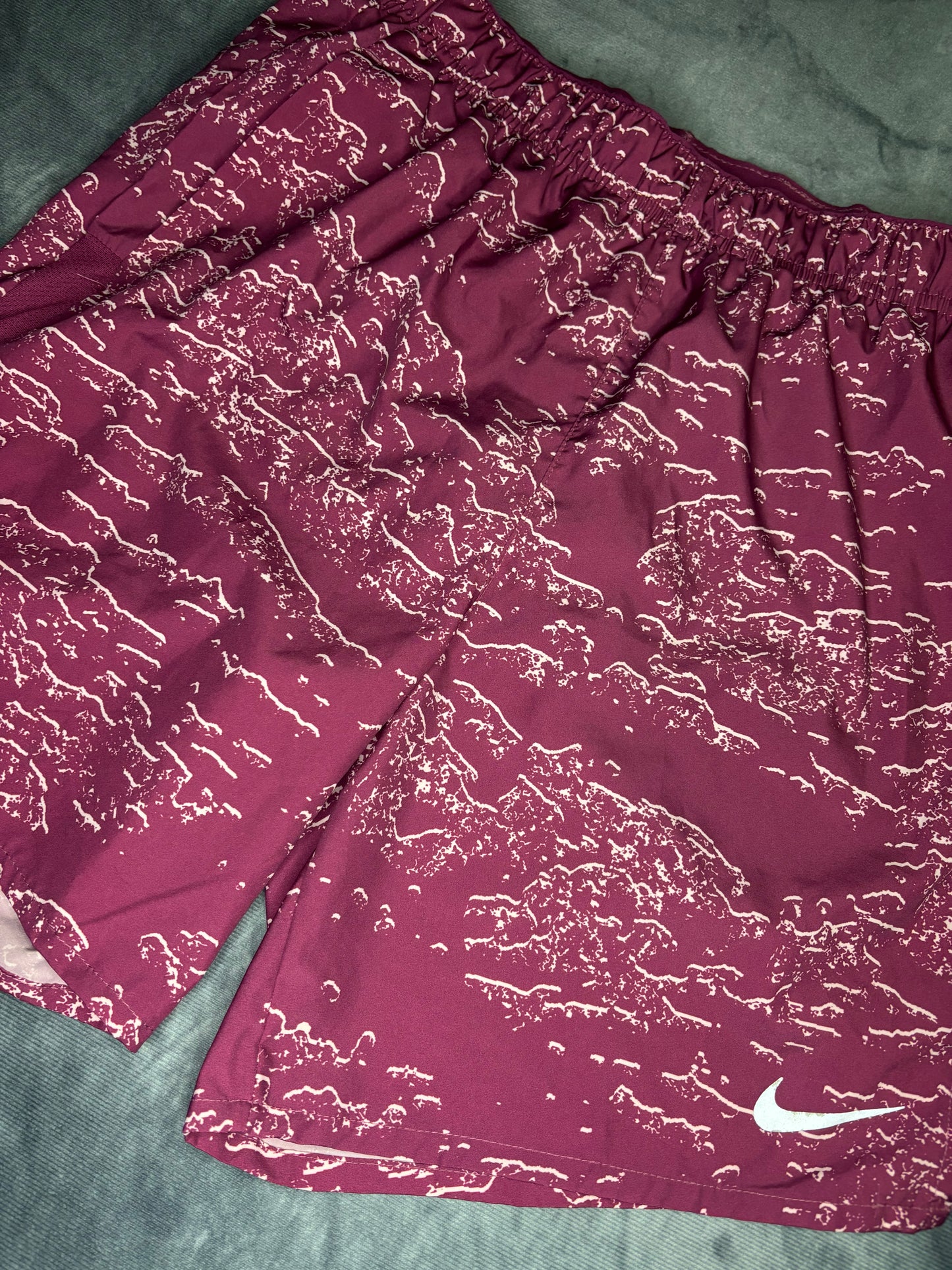 Nike Run Division Challenger Shorts (S)