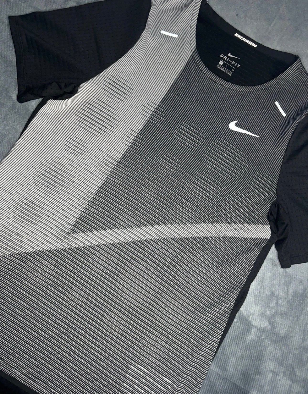 Nike Dri-Fit Rise 365 Future Fast Tshirt (S)