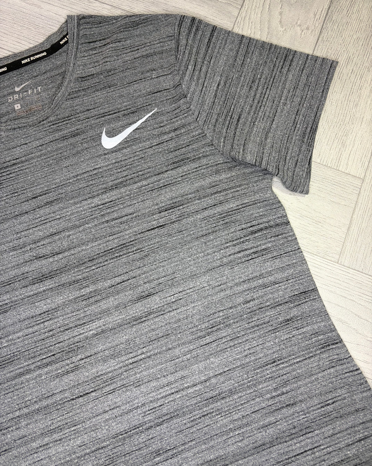 Nike Dri-Fit Essential Miler Tshirt (S)