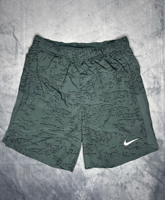 Nike Dri-Fit Challenger Shorts (S)