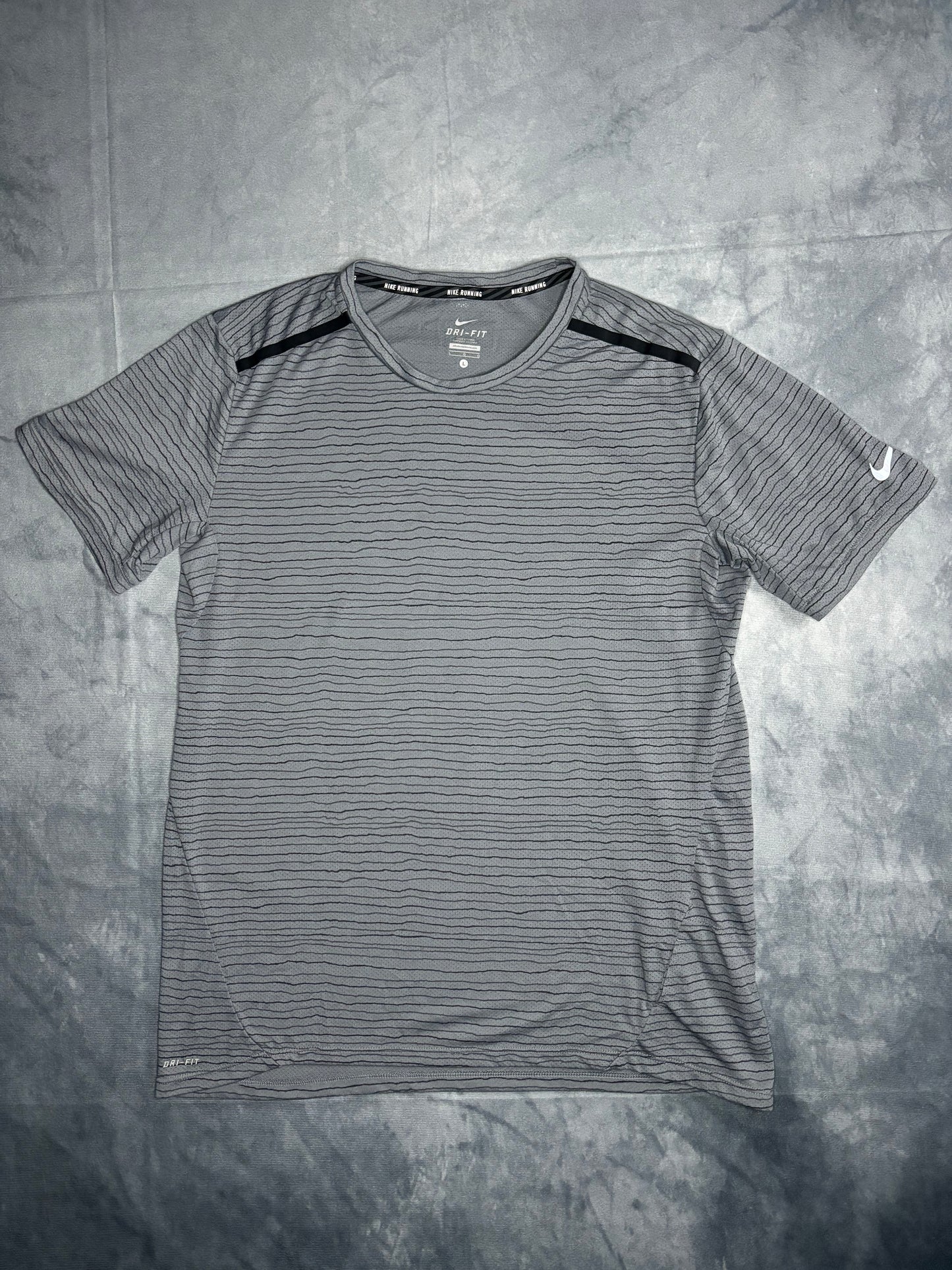 Nike Dri-Fit Tailwind Tshirt (L)