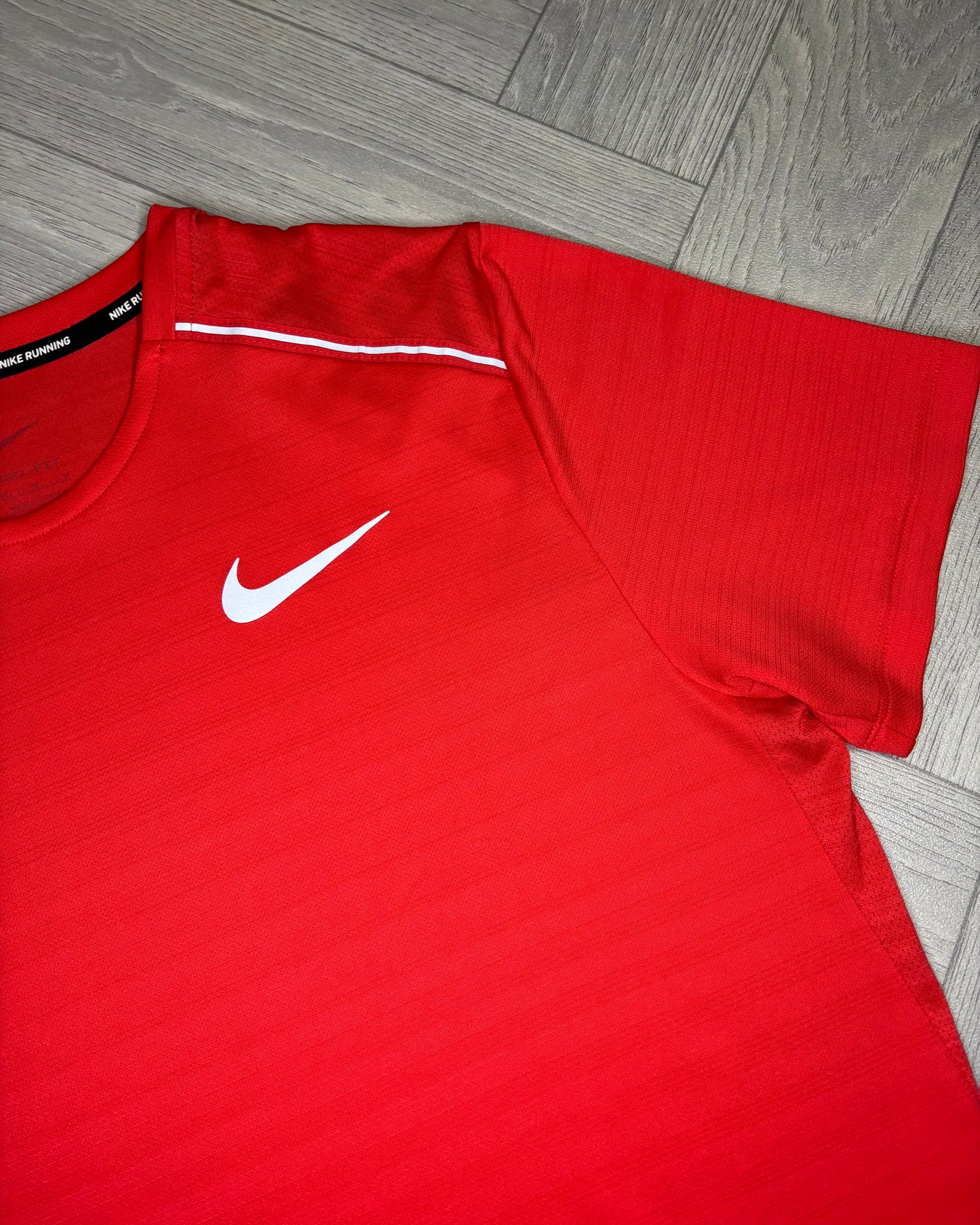 Nike Miler 1.0 Tshirt - Bright Crimson
