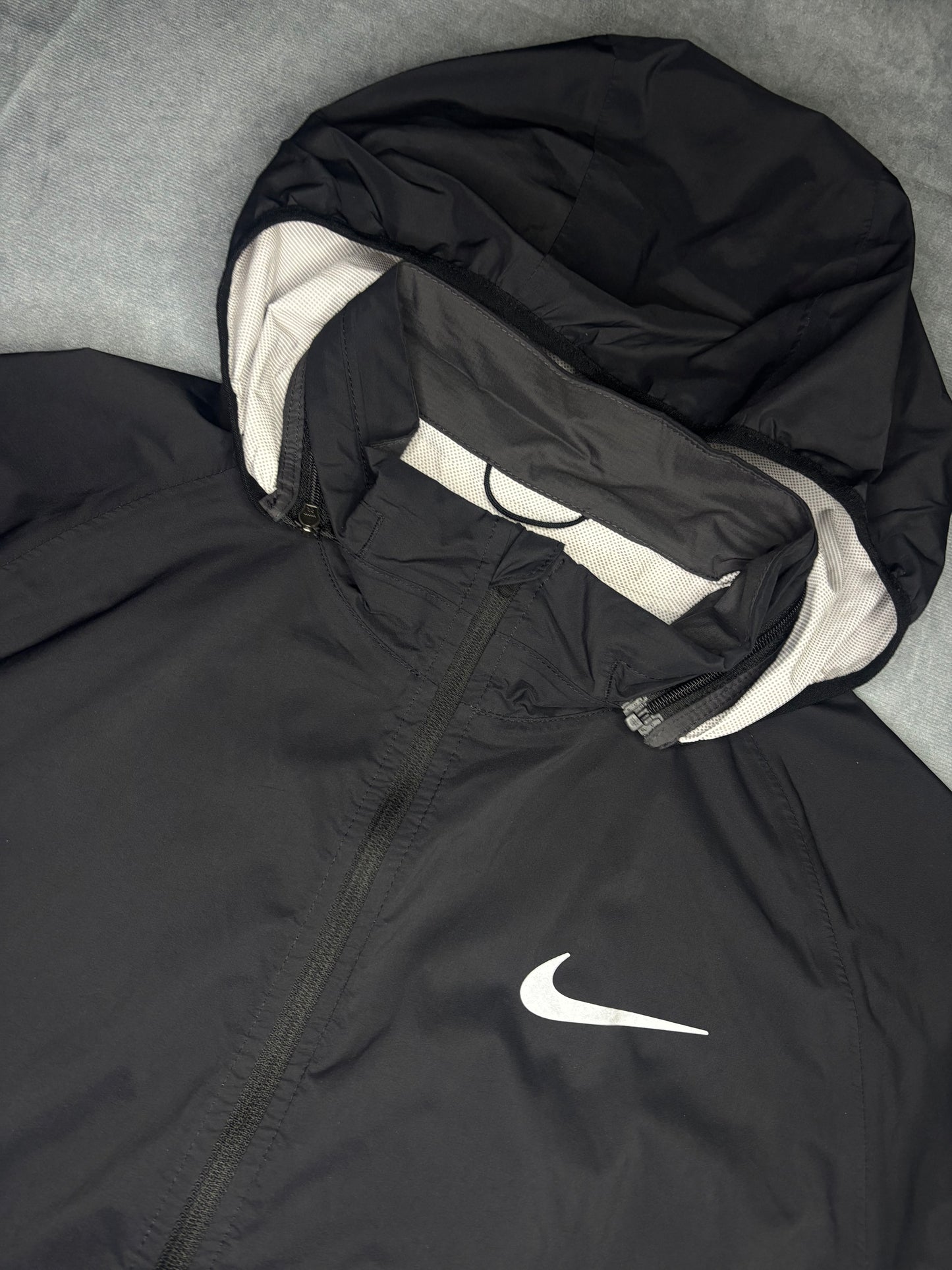 Nike Shield Lightweight Jacket (S)