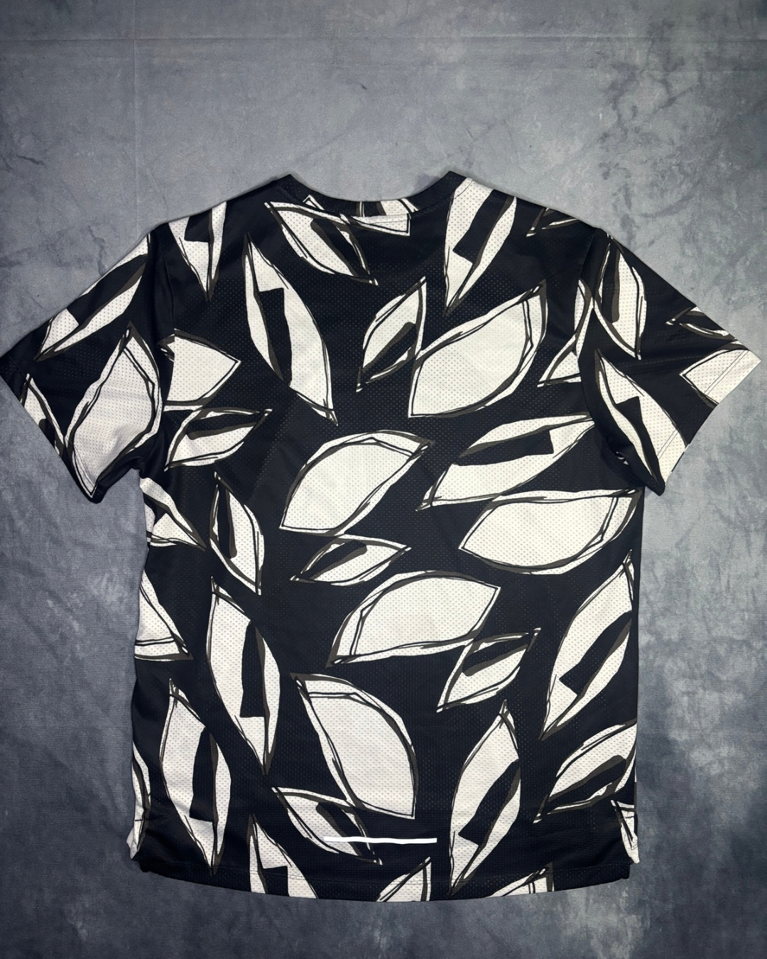 Nike Dri-Fit Fiesta Floral Miler 1.0 Tshirt (L)