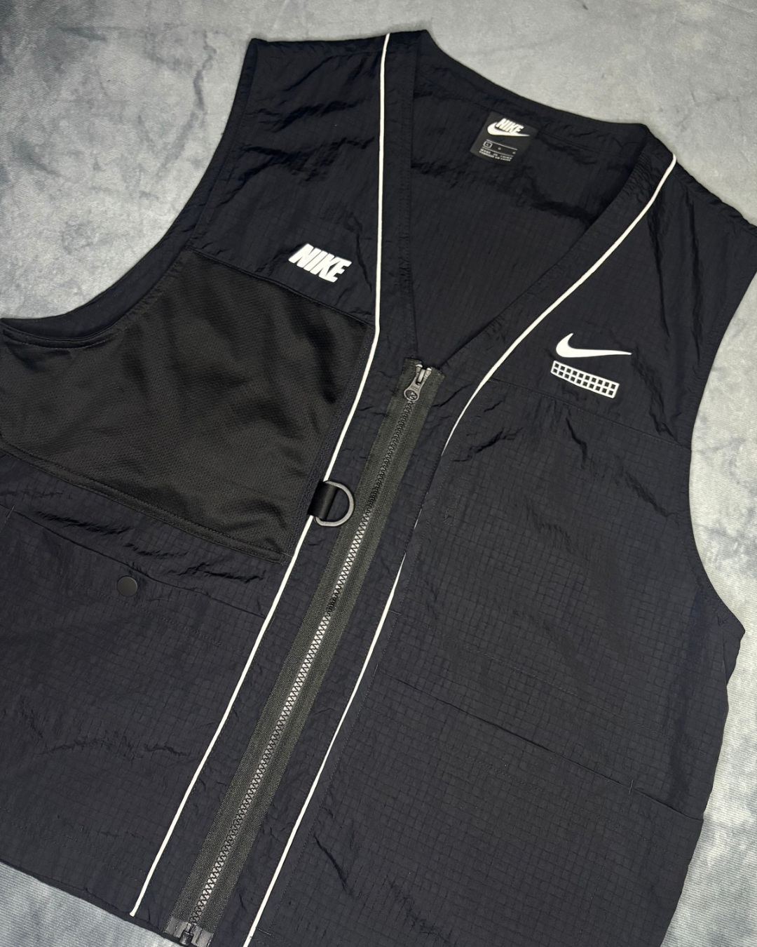 Nike Sportswear DNA Woven Vest (L)