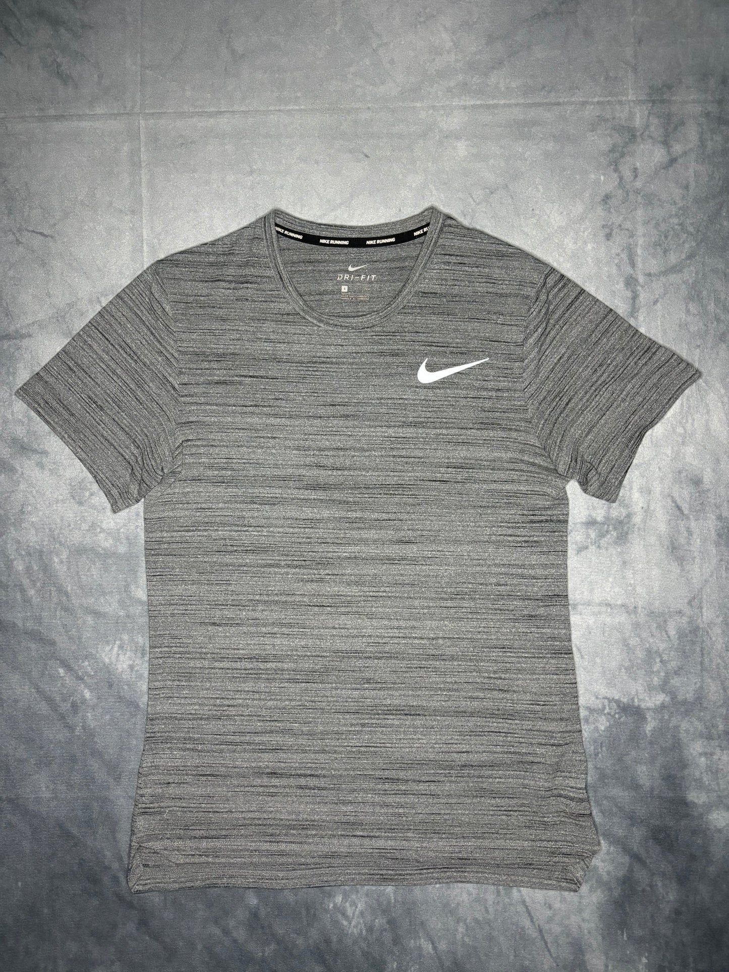 Nike Dri-Fit Essential Miler Tshirt (S)