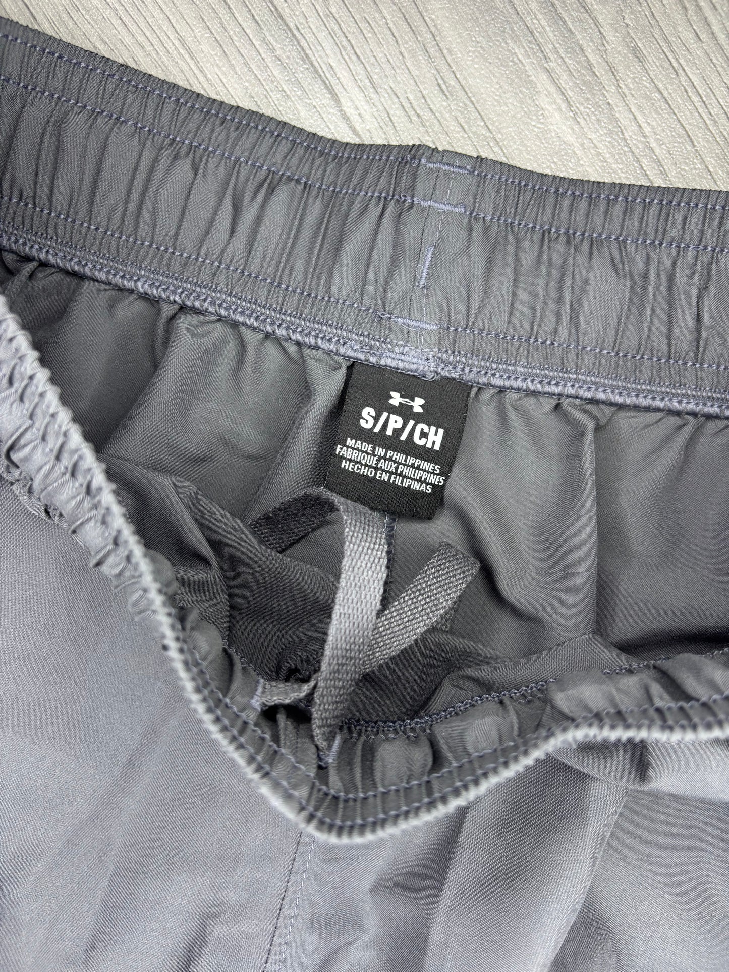 Under Armour Woven Shorts (S)