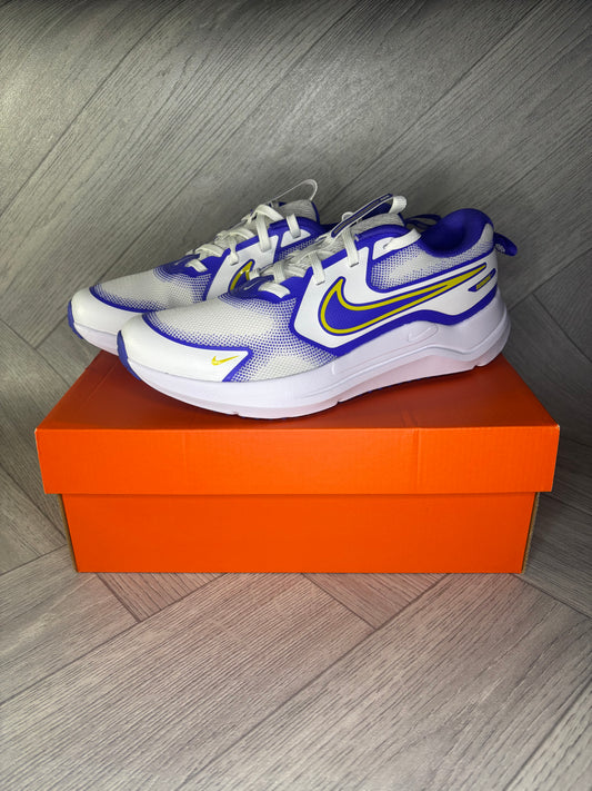 Nike Cosmic Runner Older Kids Running Shoes - UK 5.5