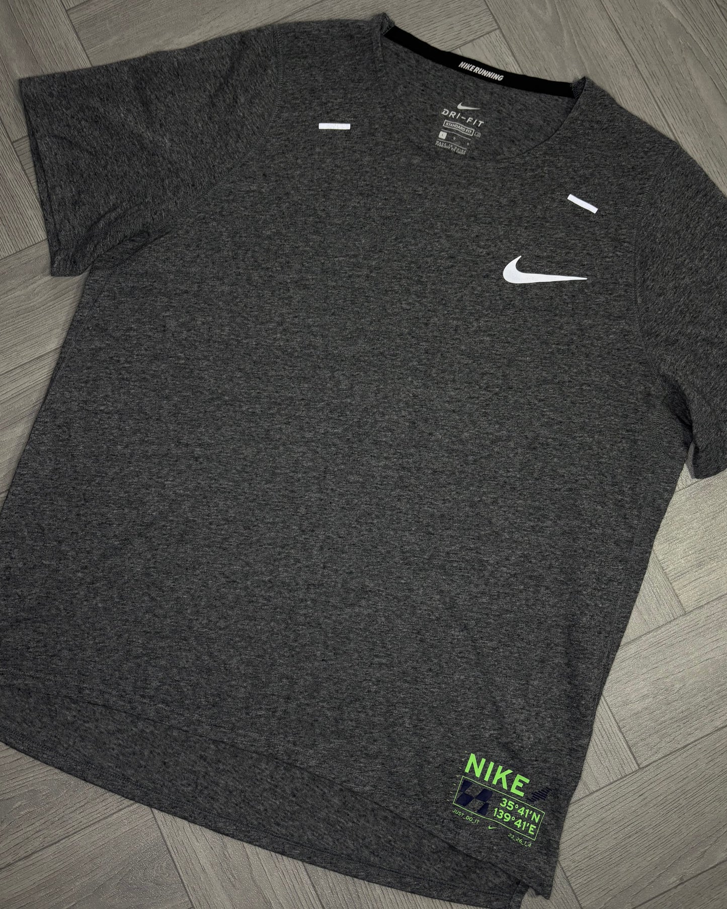 Nike Rise 365 Future Fast Tshirt (L)