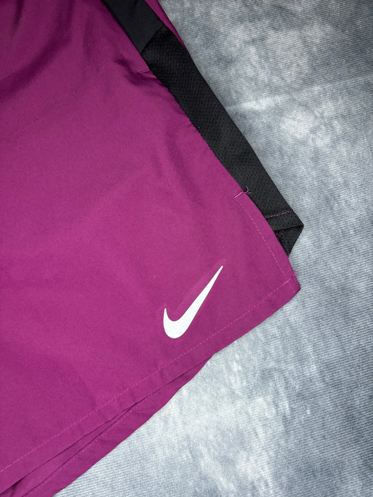Nike Dri-Fit Challenger Shorts (S)
