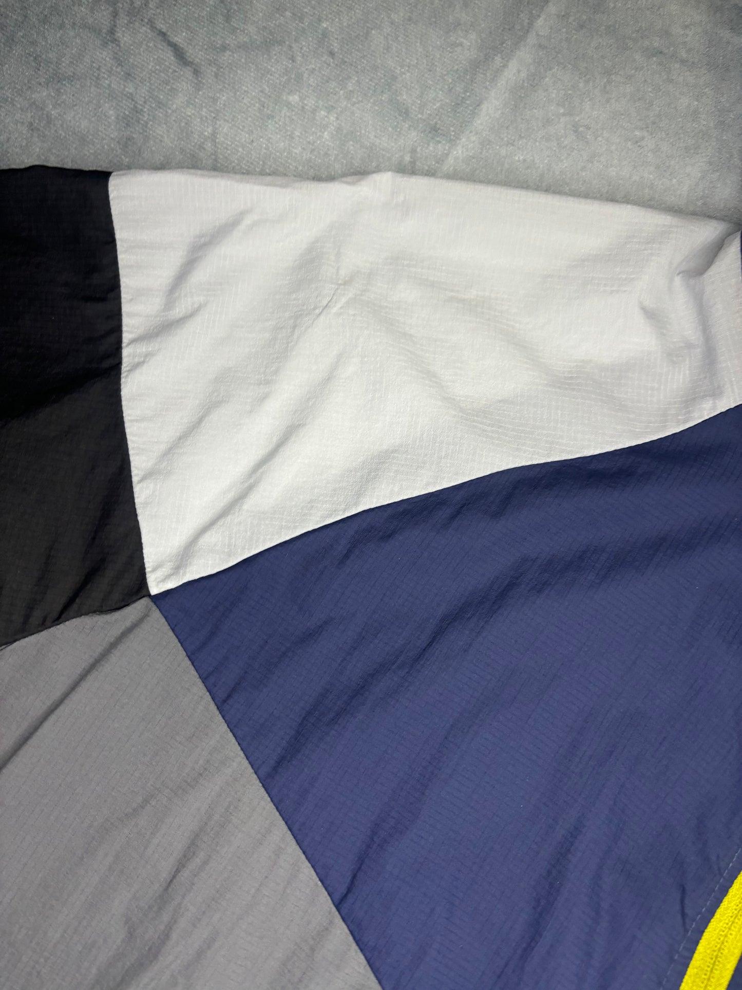 Nike Impossibly Light Windrunner (M)