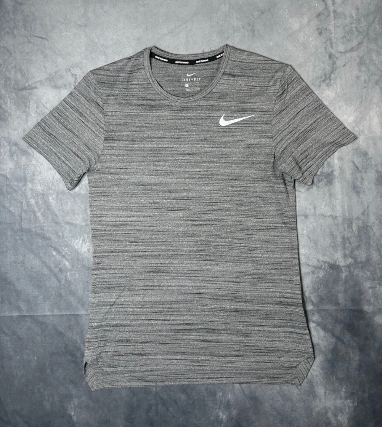 Nike Dri-Fit Essential Miler Tshirt (S)