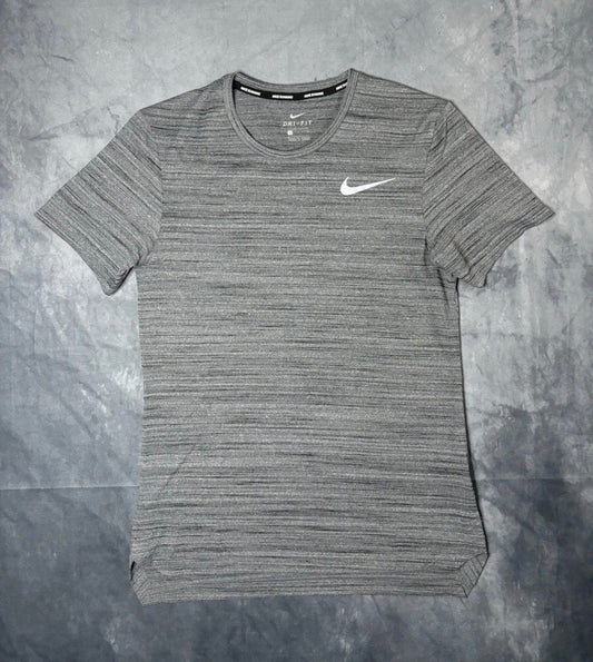 Nike Dri-Fit Essential Miler Tshirt (S)
