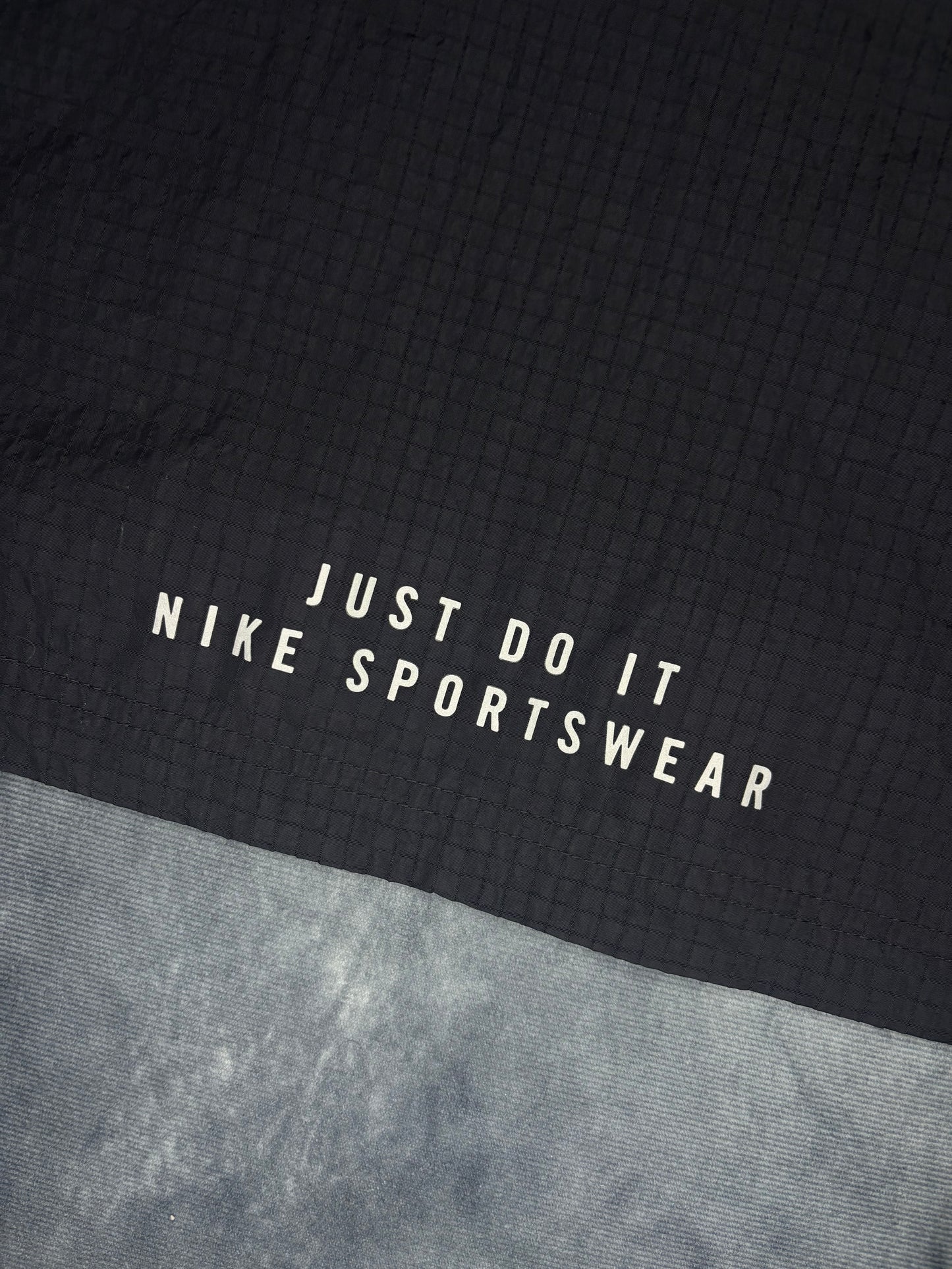 Nike Sportswear DNA Woven Vest (L)