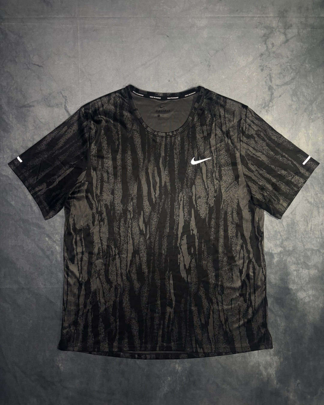Nike Dri-Fit Wild Run Miler Tshirt (L)